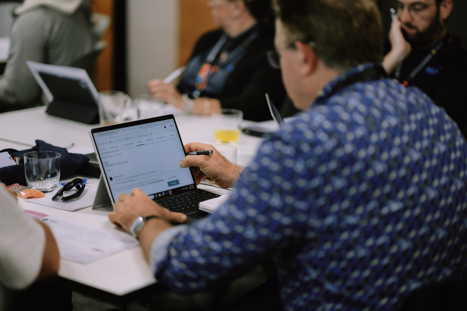 Firm owners working together during a professional Wize workshop